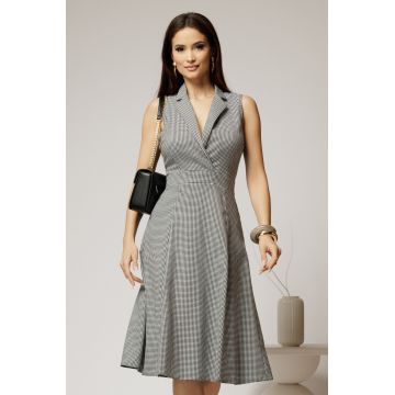 Sarafan DY Fashion din carou pepit alb negru cu decolteu petrecut