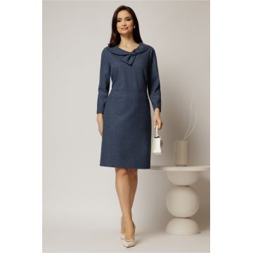 Rochie midi bleumarin din jerse cu design la decolteu si buzunare pe fusta
