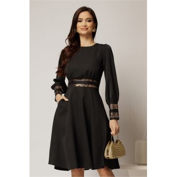 Rochie neagra clos cu insertii aurii si dantela