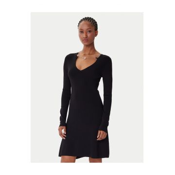 Rochie tricotata de dama  neagra - 2 caracteristici reprezentative