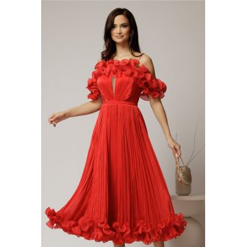 Rochie midi rosie in clos din voal satinat cu volanase la bust si la baza
