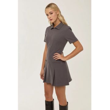 Rochie mini plisata cu guler polo