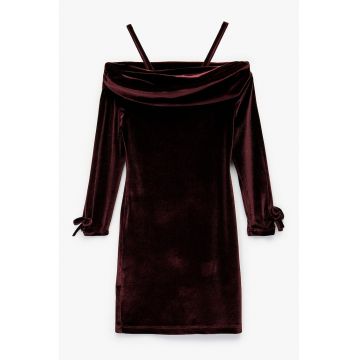Rochie scurta cu aspect catifelat si decupaje pe umeri - Visiniu inchis