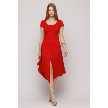 Rochie midi asimetrica rosie cu slit