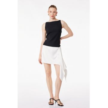 Rochie scurta cu croiala asimetrica - Alb/Negru