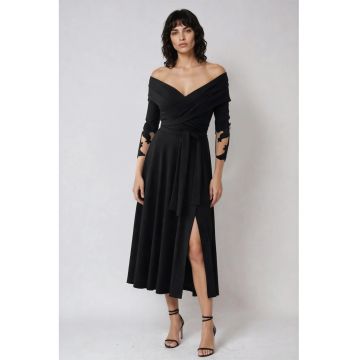 Rochie cu decolteu pe un umar si slit lateral - Negru
