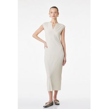 Rochie lunga cu decolteu in V - Bej deschis