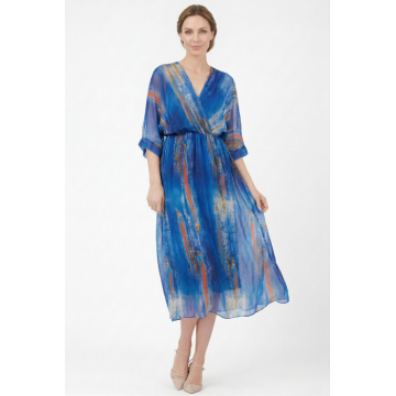 Rochie lunga dama din matase vaporoasa, croi lejer cu talie elastica si decolteu petrecut, imprimeu abstract in nuante de albastru