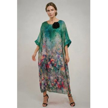 Rochie lunga dama vaporoasa oversized, croi amplu tip kaftan cu imprimeu artistic multicolor verde
