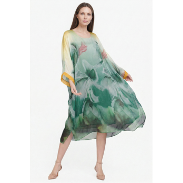 Rochie lunga din matase cu croi amplu si maneci largi, print abstract bej verde si accente calde