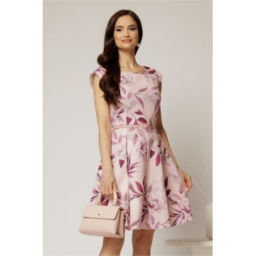 Rochie scurta roz in clos cu imprimeu floral mov si curea in talie