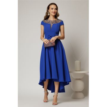 Rochie DY Fashion asimetrica albastra cu funda in talie si aplicatii la decolteu