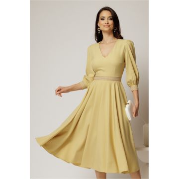 Rochie DY Fashion midi galbena cu banda decorativa pe talie si mansete