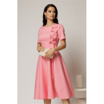 Rochie DY Fashion roz cu funde pe bust si maneci scurte