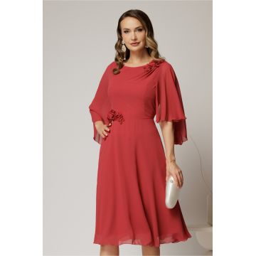Rochie midi caramizie din voal in clini cu flori pe talie si umar