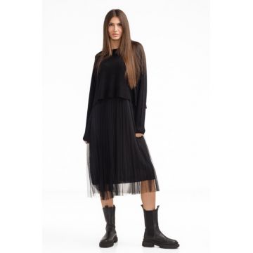 Rochie suprapusa din tulle  cu puloveras despicat la spate, neagra