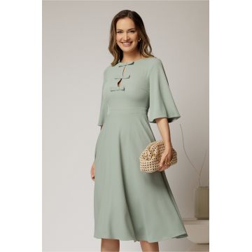 Rochie DY Fashion midi verde fistic cu maneci evazate si funde pe bust