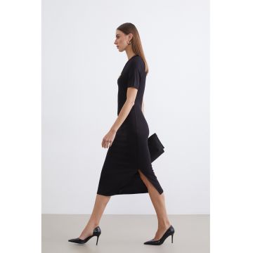 Rochie midi cu croiala cambrata si slit lateral - Negru