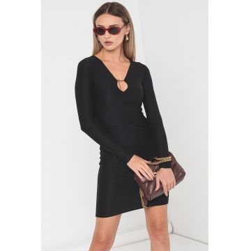 Rochie mini cambrata cu decupaj - Negru