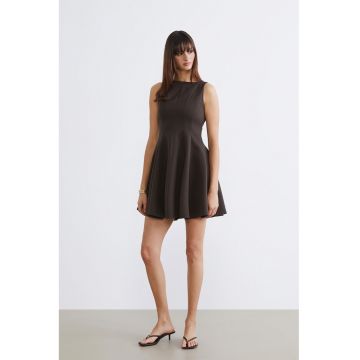Rochie scurta evazata fara maneci - Maro inchis