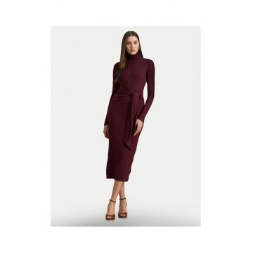Rochie tricotata de dama  bordeaux - 2 caracteristici reprezentative -