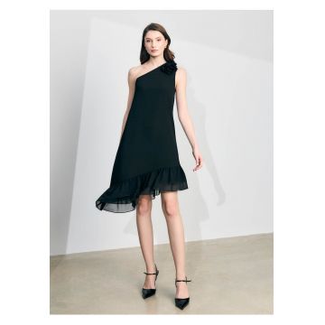 Rochie asimetrica cu volane si detaliu cu floare aplicata pe umar - Negru