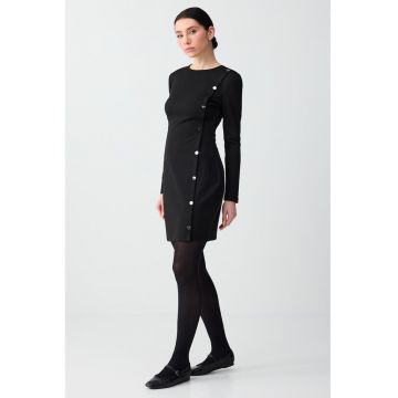 Rochie cambrata cu capse - Negru