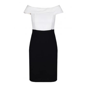Rochie cu decolteu pe umeri
