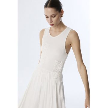 Rochie evazata cu decolteu rotund - Alb