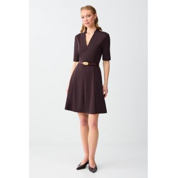 Rochie mini evazata cu decolteu in V - Maro inchis