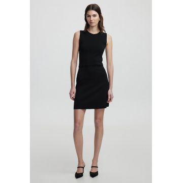 Rochie mini fara maneci cu decolteu la baza gatului - Negru