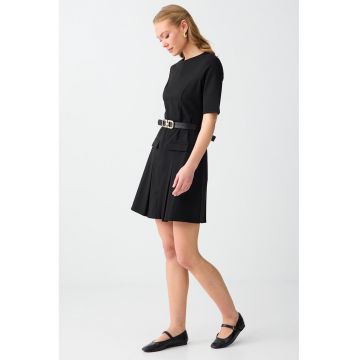 Rochie slim fit cu model plisat - Negru