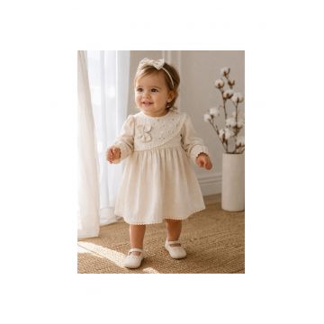 Rochita bebe fetita cu bentita din muselina eleganta crem