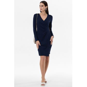 Rochie cu croiala bodycon si model petrecut
