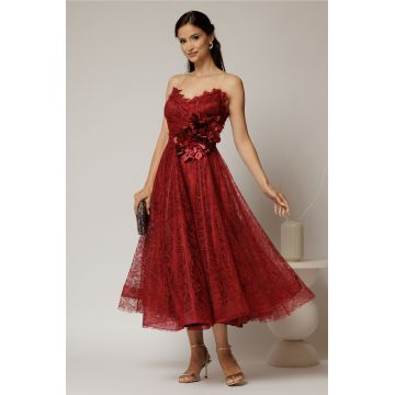Rochie midi bordo de ocazie din dantela cu brose detasabile in talie