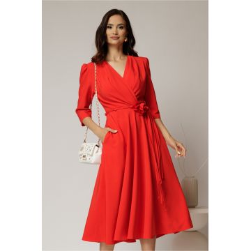 Rochie midi corai din stofa in clos cu floare in talie