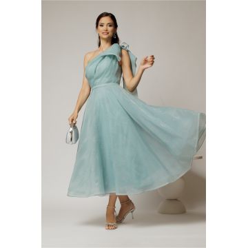 Rochie midi turcoaz din organza cu pietre strass si funda ampla pe umar