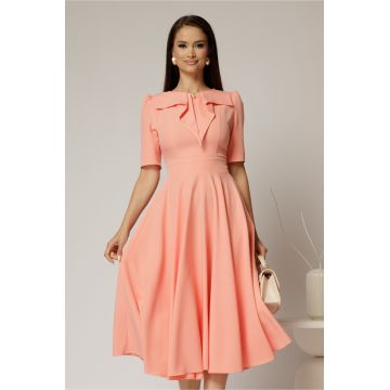 Rochie DY Fashion roz somon cu guler amplu si detaliu inima