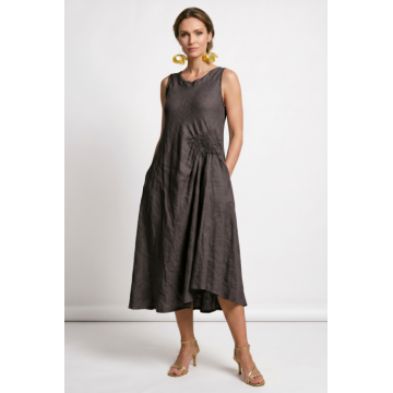 Rochie midi, asimetrica, din in, cu croiala ampla A-line si detaliu drapat, maro