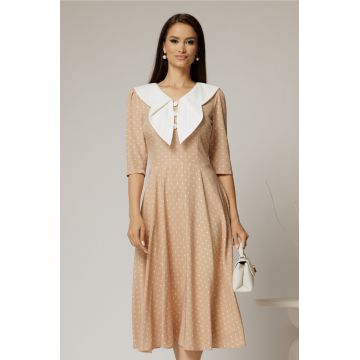 Rochie midi bej cu buline si guler amplu croi clos
