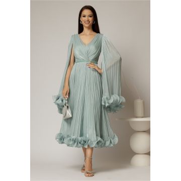 Rochie midi verde menta din voal satinat in clos cu maneci ample si curea din strasuri in talie