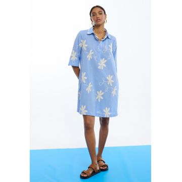 Rochie-camasa cu broderii florale - Alb/Albastru pastel