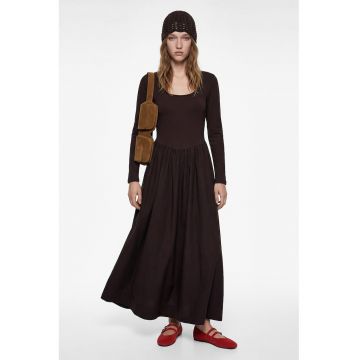 Rochie evazata maxi cu decolteu rotund - Maro inchis