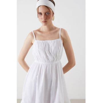 Rochie scurta cu broderie si bretele ajustabile - Alb