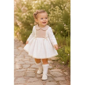 Rochita bebe fetite din muselina alba cu guler bej si fundite elegante