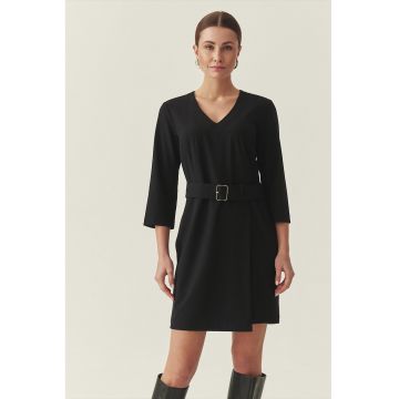Rochie cu croiala dreapta si curea in talie - Negru