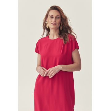 Rochie cu croiala dreapta si slit pe partea din spate - Rosu