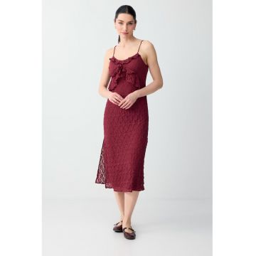 Rochie de dantela cu barete subtiri - Rosu