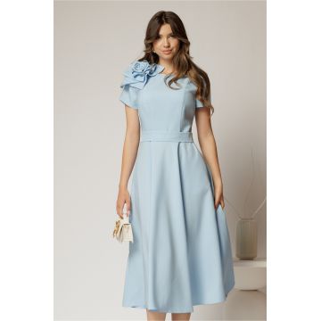 Rochie DY Fashion bleu clos cu trandafir la umar si cordon detasabil