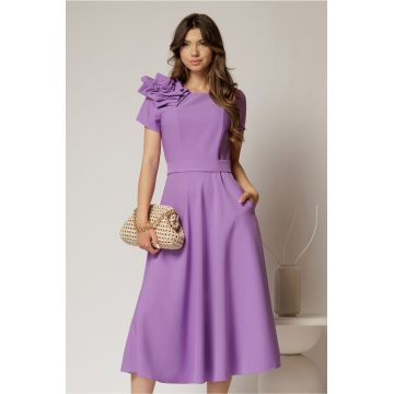 Rochie DY Fashion mov clos cu trandafir la umar si cordon detasabil